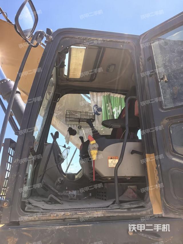 顶棚整体(驾驶室部分) 顶棚整体(驾驶室部分)