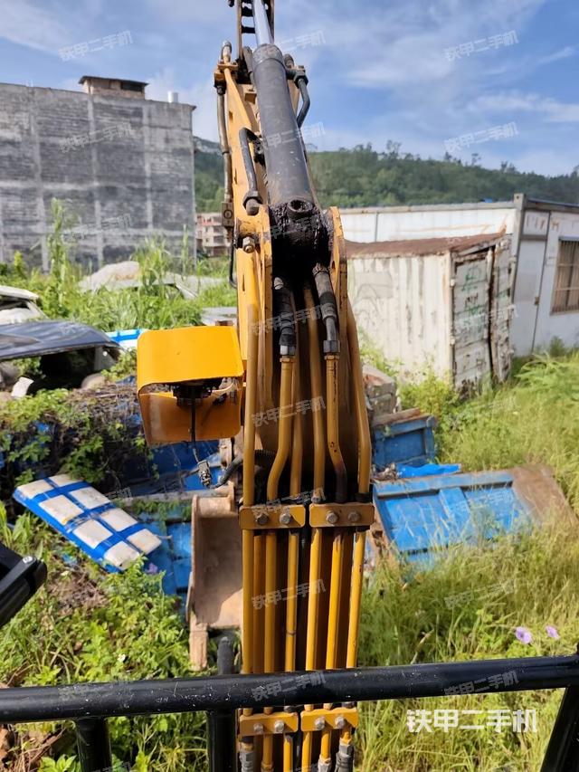 大臂整体 右侧(工作和回转装置) 大臂整体 右侧(工作和回转装置)