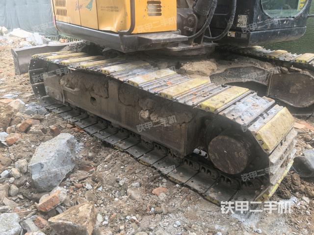 右侧履带整体 (行走机构) 右侧履带整体 (行走机构)