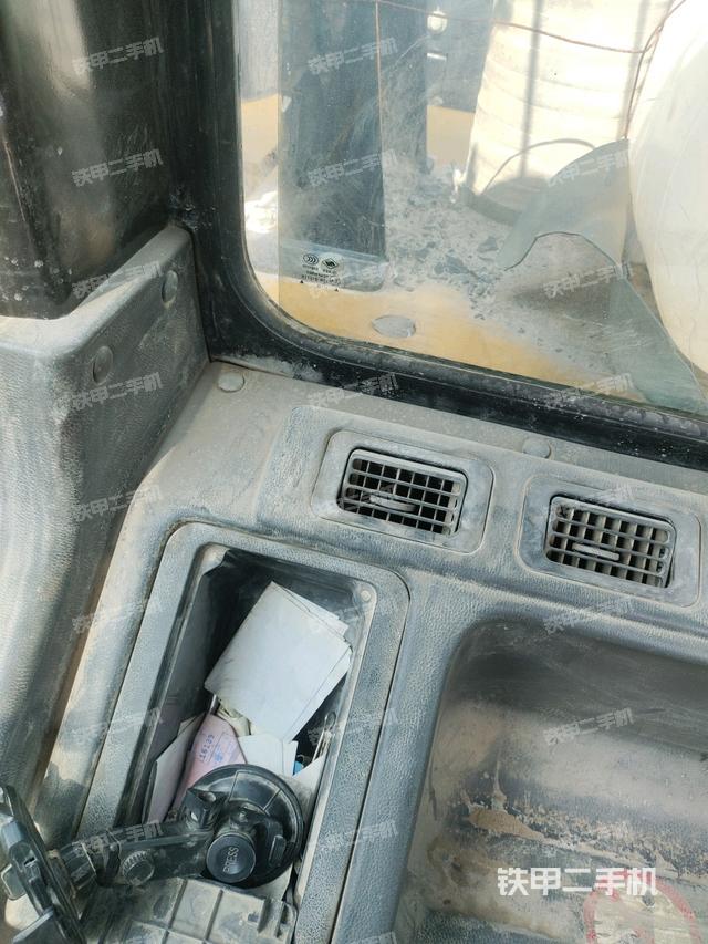 后窗玻璃角标(驾驶室部分) 后窗玻璃角标(驾驶室部分)