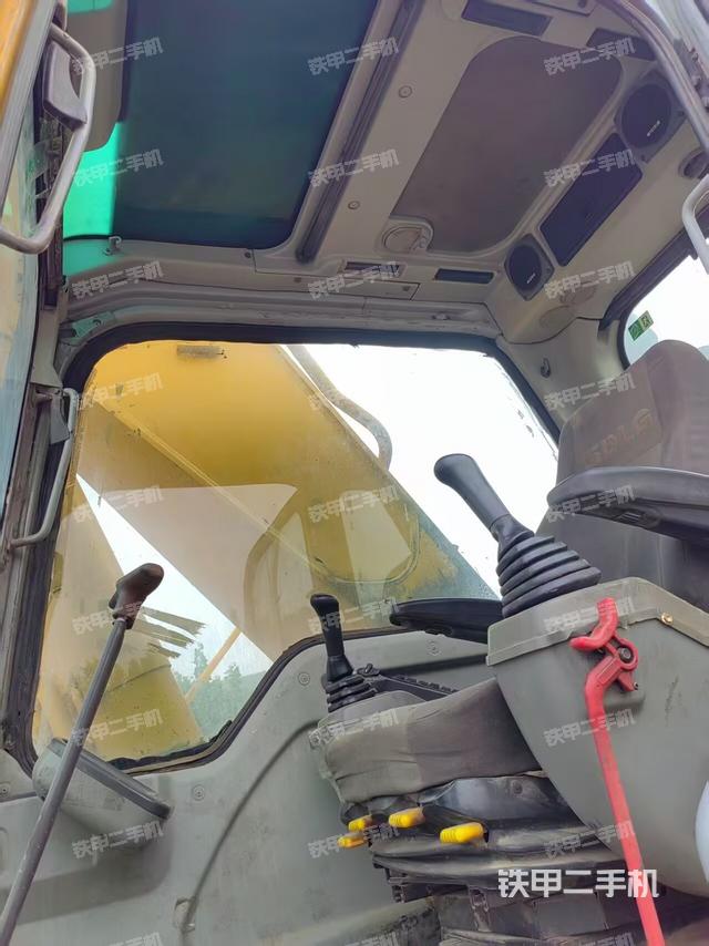 駕駛室整體（整機(jī)外觀）