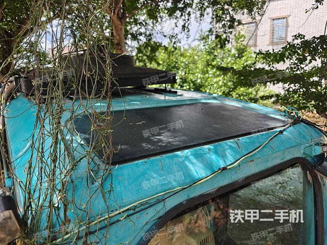 驾驶室顶部（整机外观）