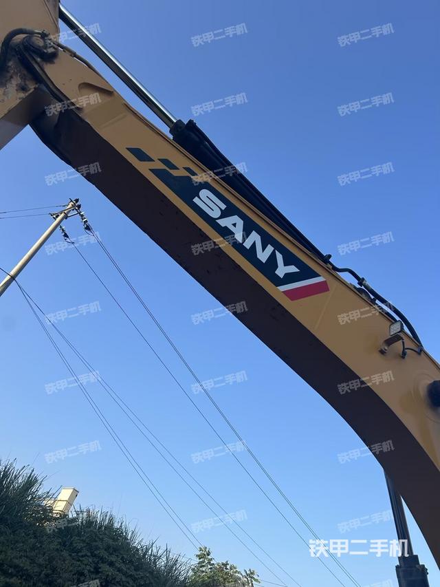 大臂整体 右侧(工作和回转装置) 大臂整体 右侧(工作和回转装置)