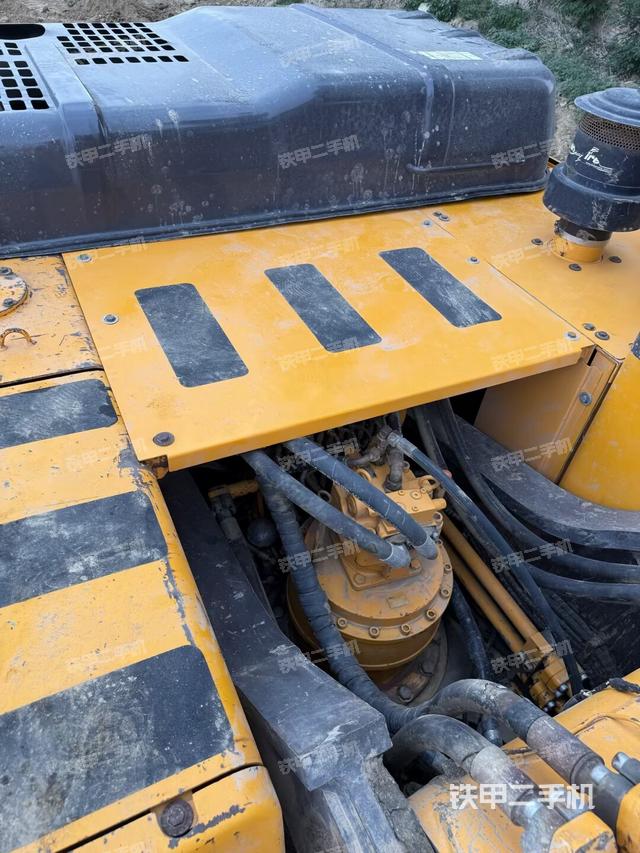 回轉(zhuǎn)馬達和主控閥（整機外觀）