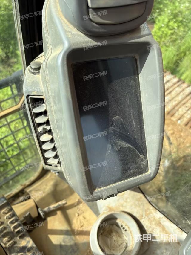 后窗玻璃角标(驾驶室部分) 后窗玻璃角标(驾驶室部分)