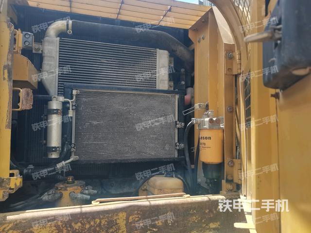 散热器正面(大件舱室) 散热器正面(大件舱室)