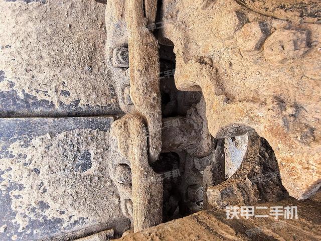 左导向轮(行走机构) 左导向轮(行走机构)