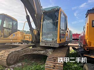 沃尔沃EC210C挖掘机实拍图片
