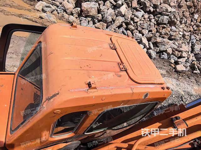 驾驶室顶部俯视(上车部件) 驾驶室顶部俯视(上车部件)