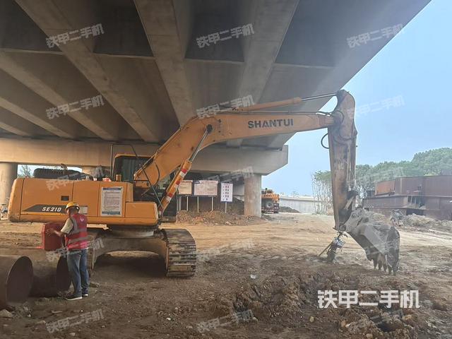 整机右后45°(整机外观) 整机右后45°(整机外观)