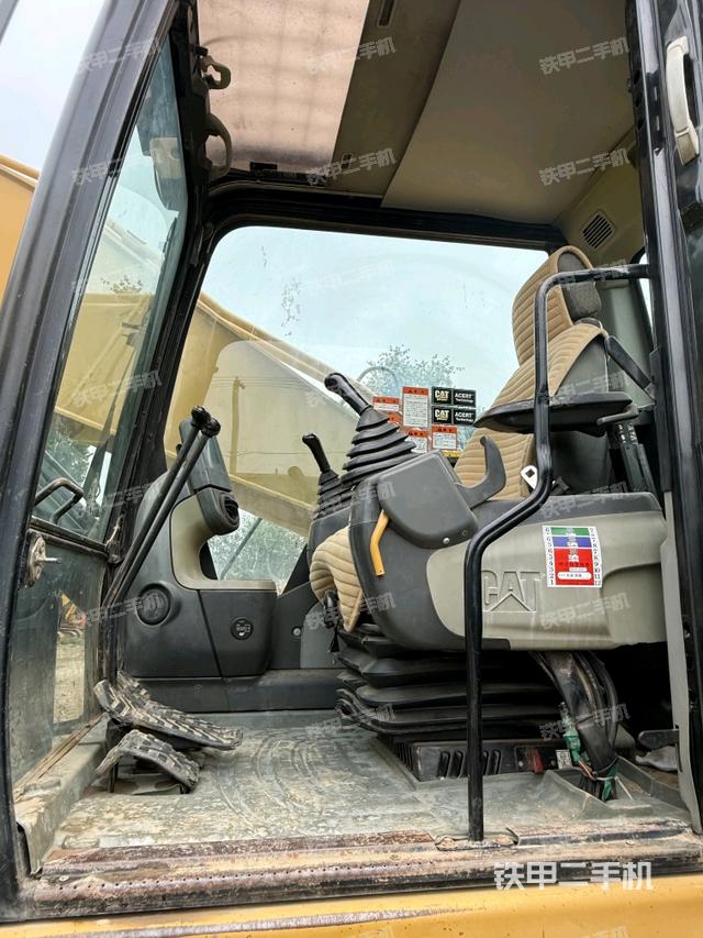 驾驶室整体（整机外观）