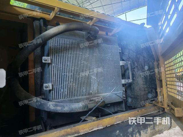 散热器正面(大件舱室) 散热器正面(大件舱室)