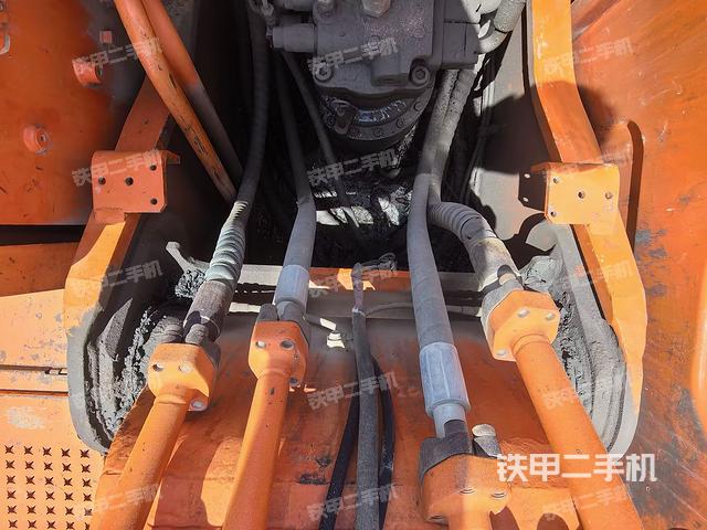 中央回转接头特写(上车部件) 中央回转接头特写(上车部件)