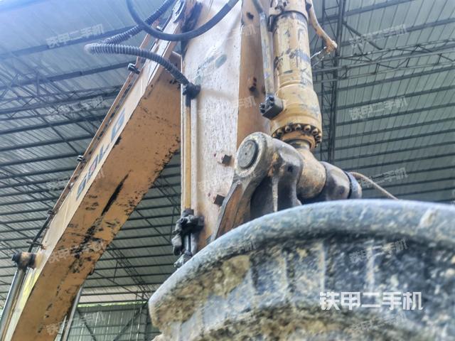 大臂整体 右侧(工作和回转装置) 大臂整体 右侧(工作和回转装置)