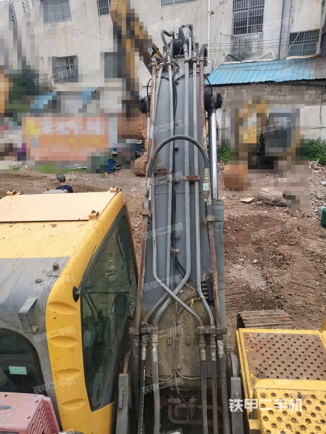 大臂背部俯视(工作和回转装置) 大臂背部俯视(工作和回转装置)