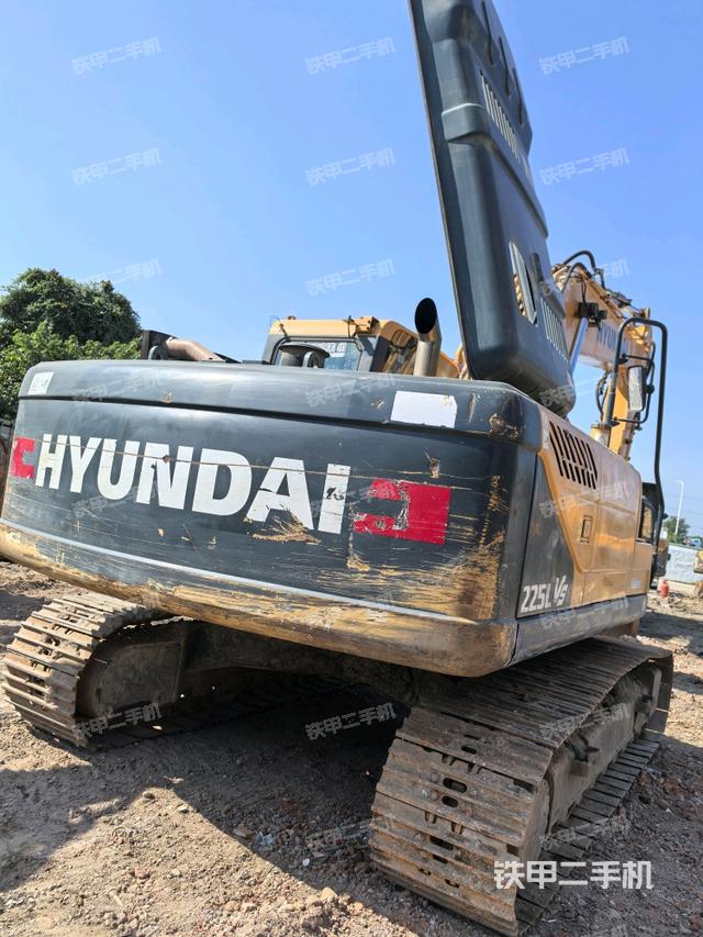 整机右后45°(整机外观) 整机右后45°(整机外观)