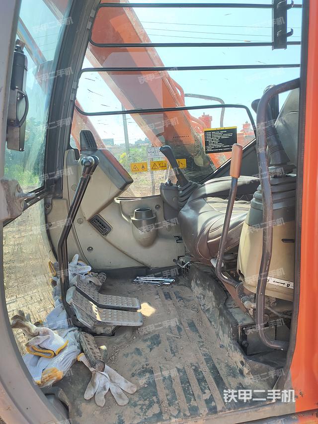 驾驶室整体（整机外观）