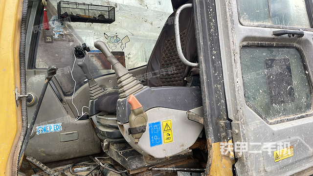 驾驶室整体（整机外观）