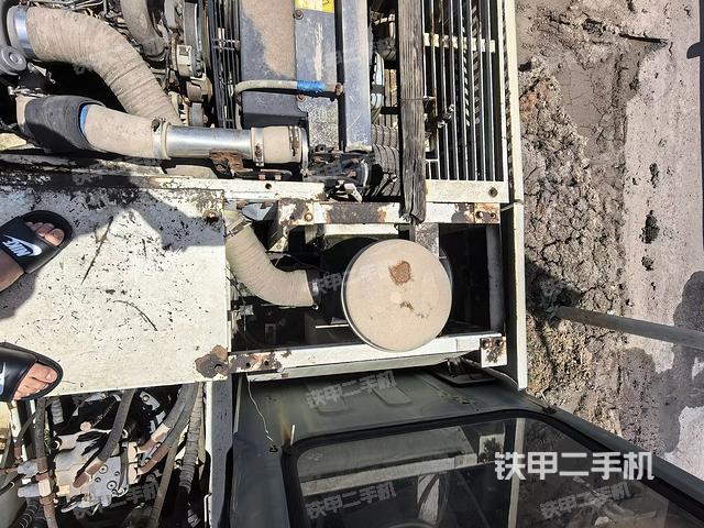 气门室盖螺丝特写(上车部件) 气门室盖螺丝特写(上车部件)