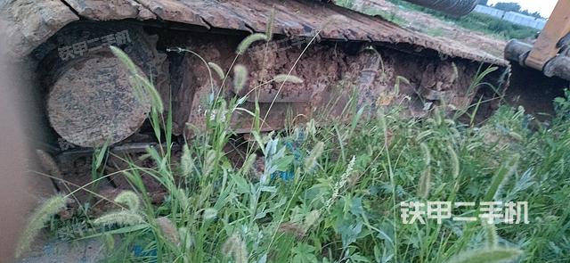 单侧履带整体(整机外观) 单侧履带整体(整机外观)