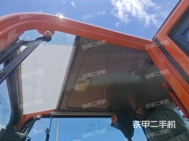 顶棚整体(驾驶室部分) 顶棚整体(驾驶室部分)