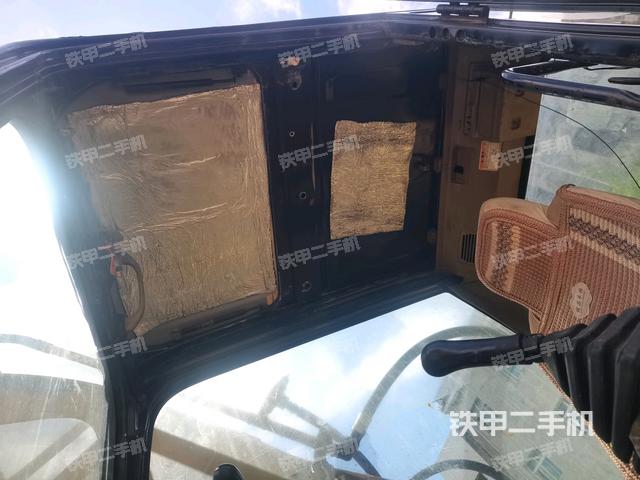 顶棚整体(驾驶室部分) 顶棚整体(驾驶室部分)