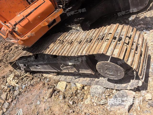 左侧履带整体 (行走机构) 左侧履带整体 (行走机构)