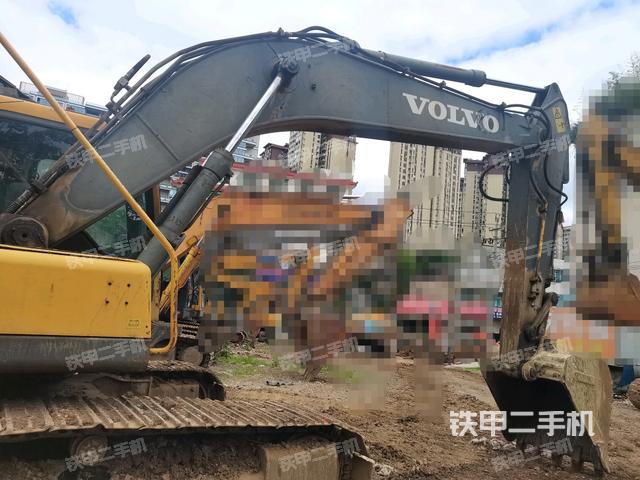 大臂整体 右侧(工作和回转装置) 大臂整体 右侧(工作和回转装置)