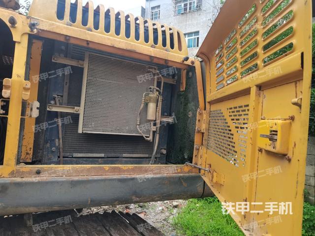 散热器正面(大件舱室) 散热器正面(大件舱室)