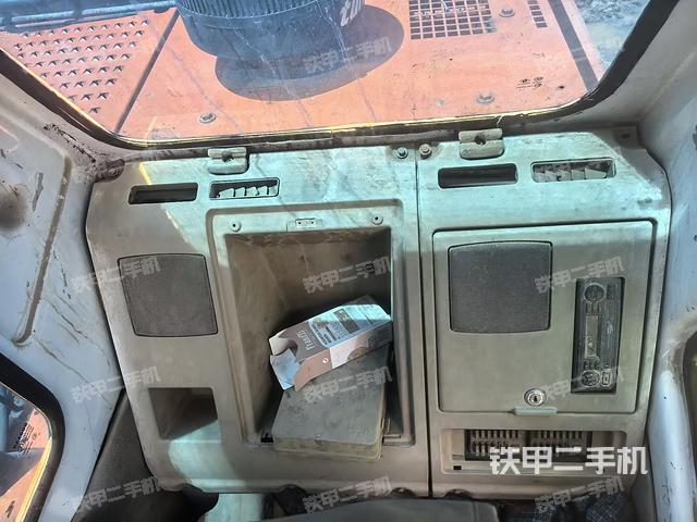 座椅后部(驾驶室部分) 座椅后部(驾驶室部分)