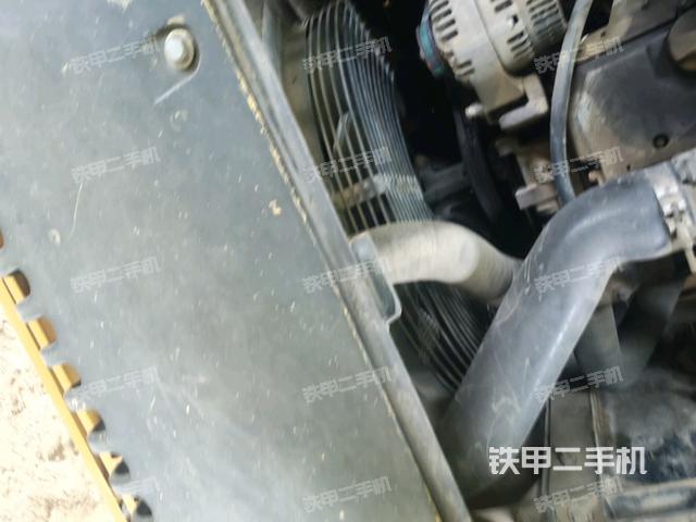 气门室盖螺丝特写(上车部件) 气门室盖螺丝特写(上车部件)