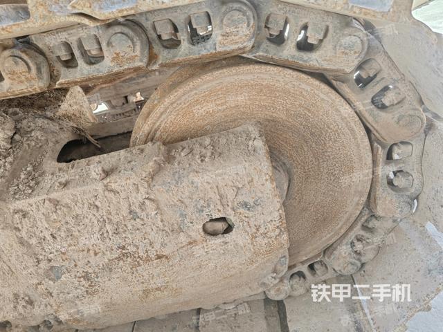 右导向轮(行走机构) 右导向轮(行走机构)