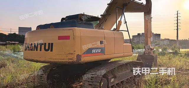 整机右后45°(整机外观) 整机右后45°(整机外观)