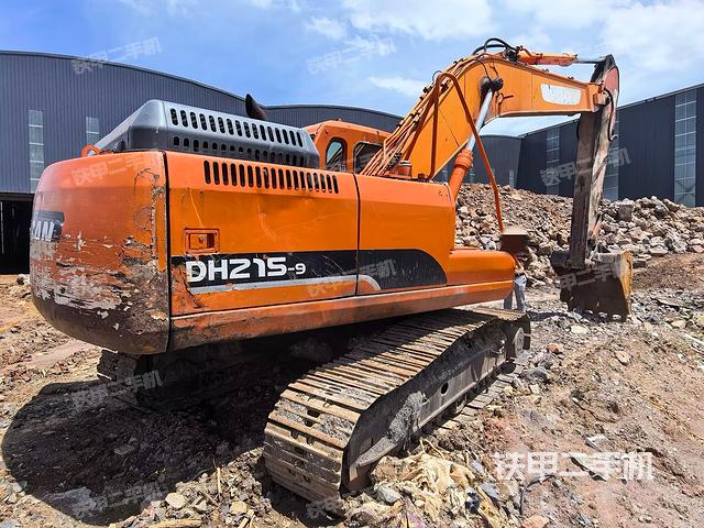 右后45(整机外观) 右后45(整机外观)