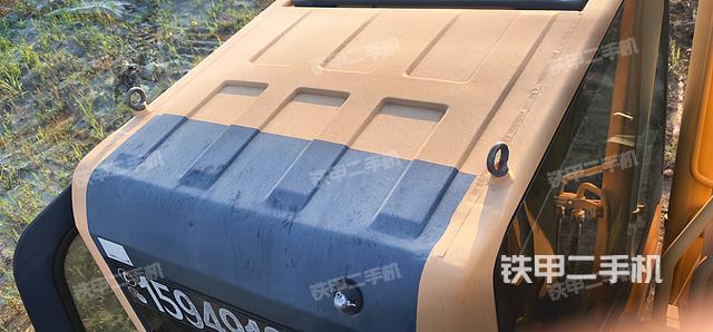 驾驶室顶部(整机外观) 驾驶室顶部(整机外观)