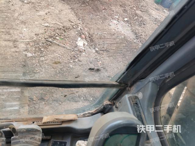 显示屏 (驾驶室部分) 显示屏 (驾驶室部分)