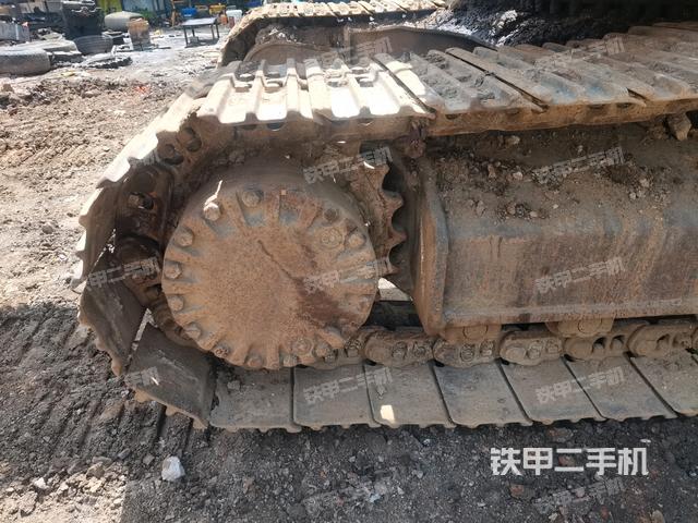 右导向轮(行走机构) 右导向轮(行走机构)