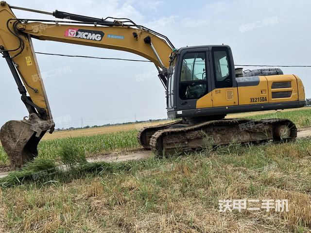 单侧履带整体(整机外观) 单侧履带整体(整机外观)