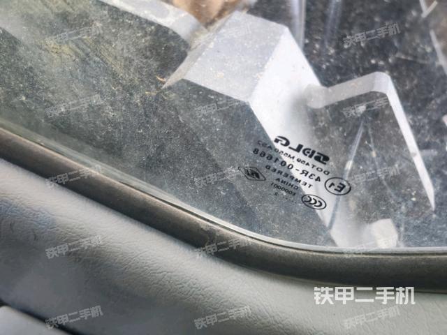 右侧玻璃角标(驾驶室部分) 右侧玻璃角标(驾驶室部分)