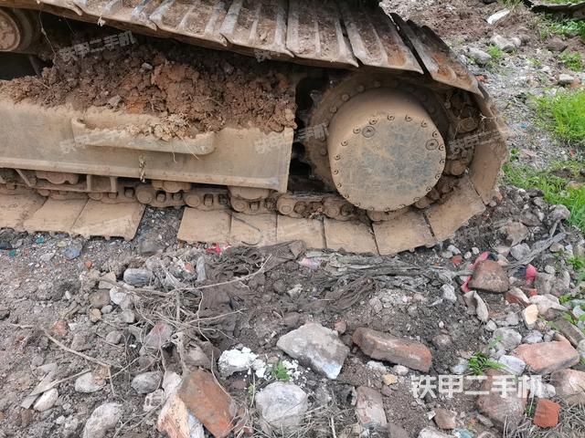 右导向轮(行走机构) 右导向轮(行走机构)