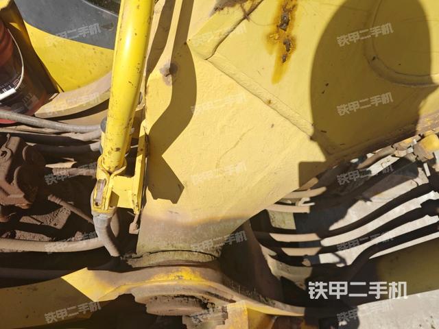 大臂根部 斜视(工作和回转装置) 大臂根部 斜视(工作和回转装置)