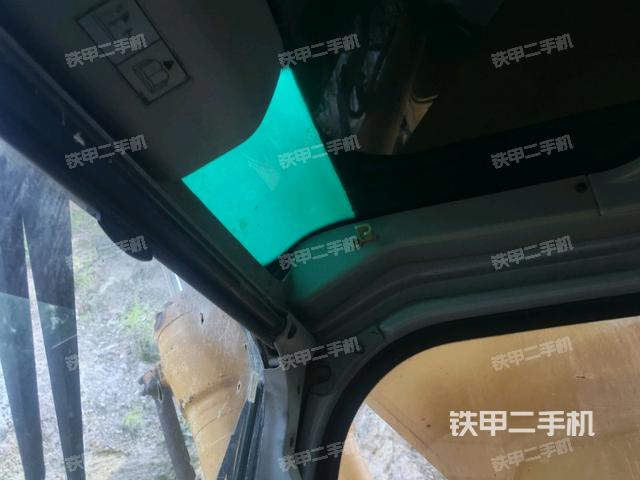 左后方玻璃角标(驾驶室部分) 左后方玻璃角标(驾驶室部分)