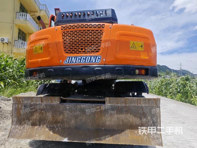 转盘和下车架正前(工作和回转装置) 转盘和下车架正前(工作和回转装置)