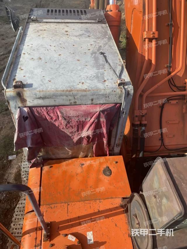 驾驶室顶部（整机外观）