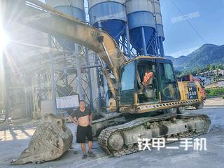 小松PC240LC-8挖掘机实拍图片