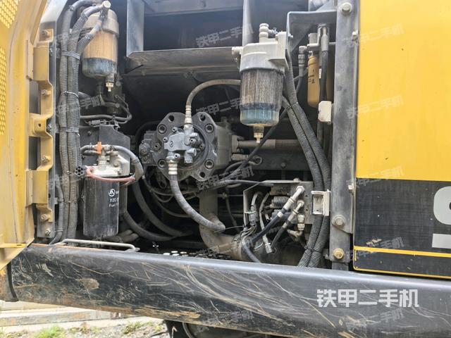 液壓泵斜45?右(大件艙室) 液壓泵斜45?右(大件艙室)