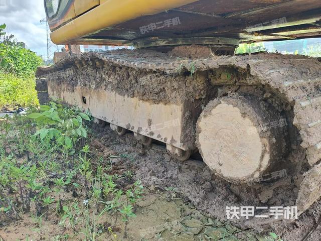 驾驶室左后45度(驾驶室部分) 驾驶室左后45度(驾驶室部分)