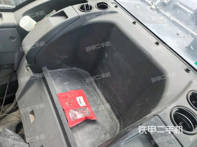 座椅后部(駕駛室部分) 座椅后部(駕駛室部分)