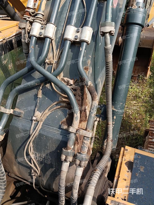 驾驶室顶部（整机外观）