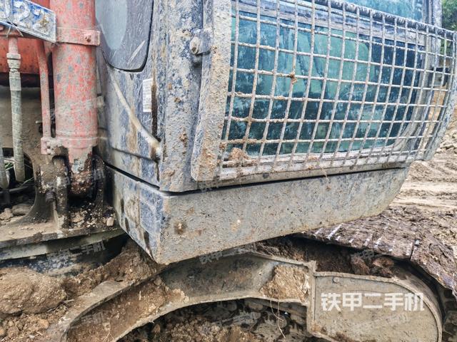 铲斗右后整体(工作和回转装置) 铲斗右后整体(工作和回转装置)